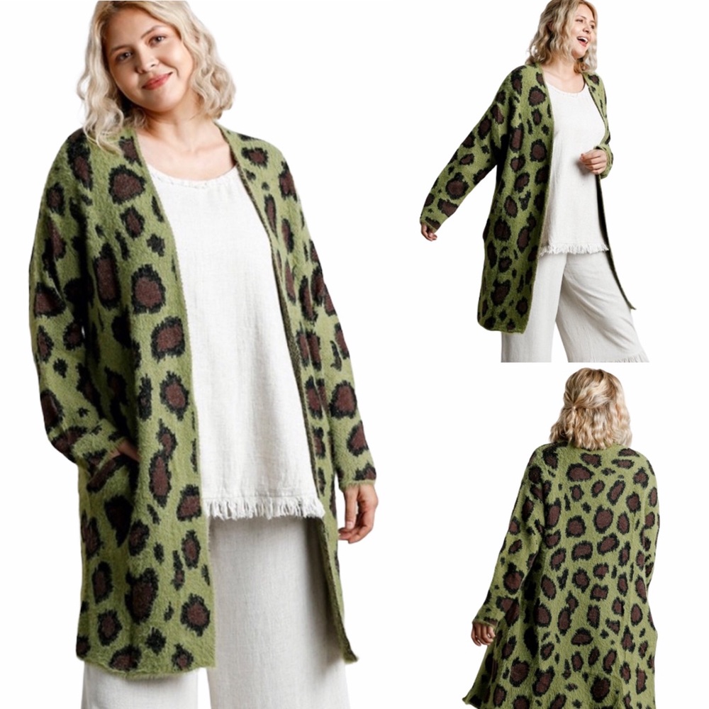 Umgee Fuzzy Green Leopard Print Sweater - Picture 4 of 10